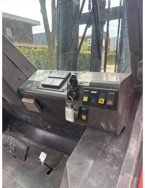 Manitou M30-4 - Diesel forklift: picture 4 Manitou M30-4 - Diesel forklift: picture 4