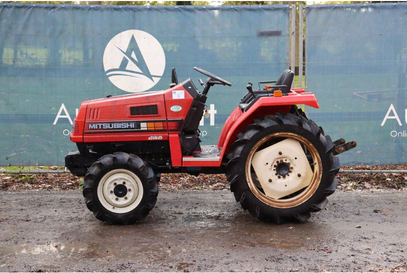 Mitsubishi MT20D - Farm tractor: picture 2 Mitsubishi MT20D - Farm tractor: picture 2