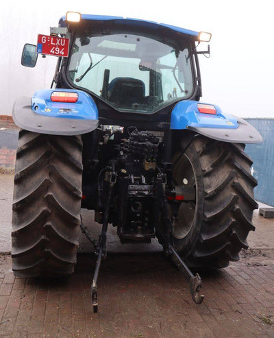 New Holland T6030 - Farm tractor: picture 5 New Holland T6030 - Farm tractor: picture 5