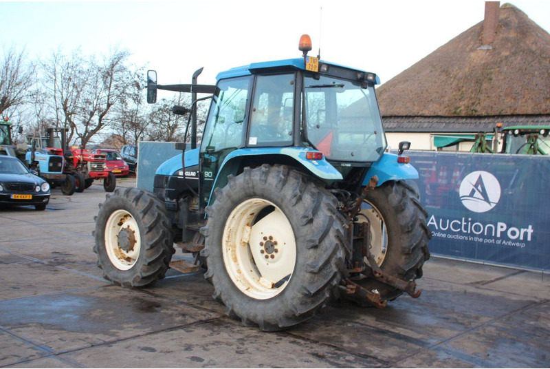 New Holland TS90 - Farm tractor: picture 3 New Holland TS90 - Farm tractor: picture 3