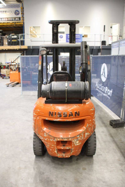 Nissan 30 - LPG forklift: picture 4 Nissan 30 - LPG forklift: picture 4
