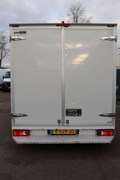 Nissan NV400 - Refrigerated delivery van: picture 5 Nissan NV400 - Refrigerated delivery van: picture 5