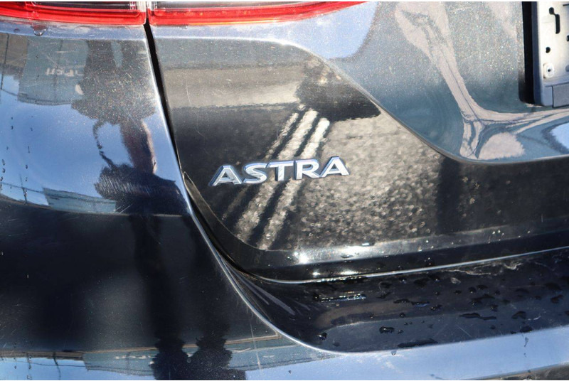 Sedan Opel Astra: picture 17