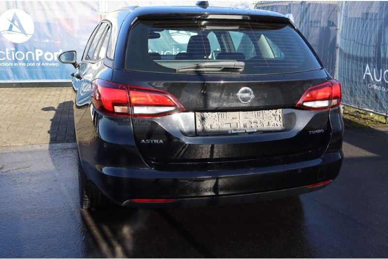 Sedan Opel Astra: picture 16