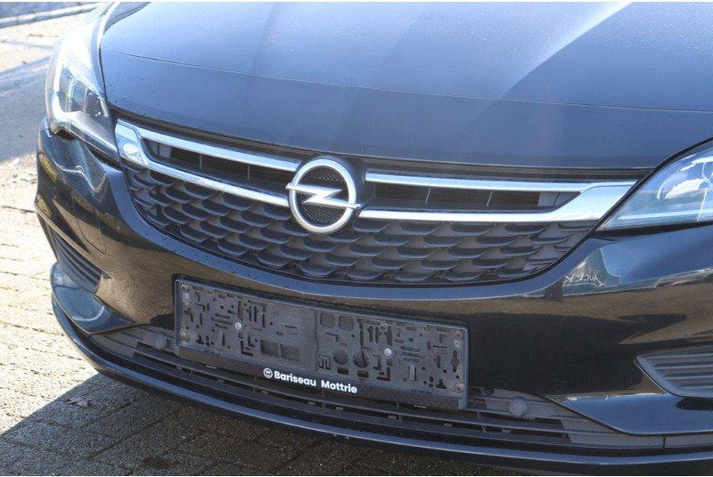 Sedan Opel Astra: picture 12