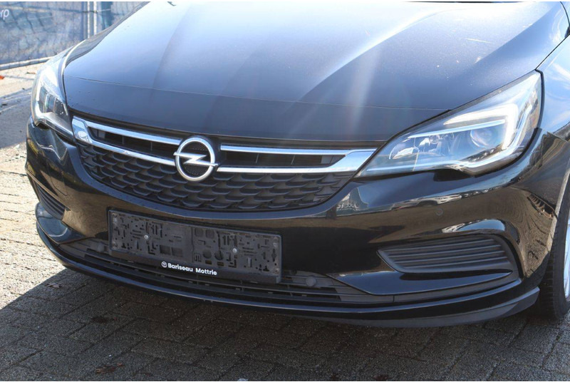 Sedan Opel Astra: picture 11