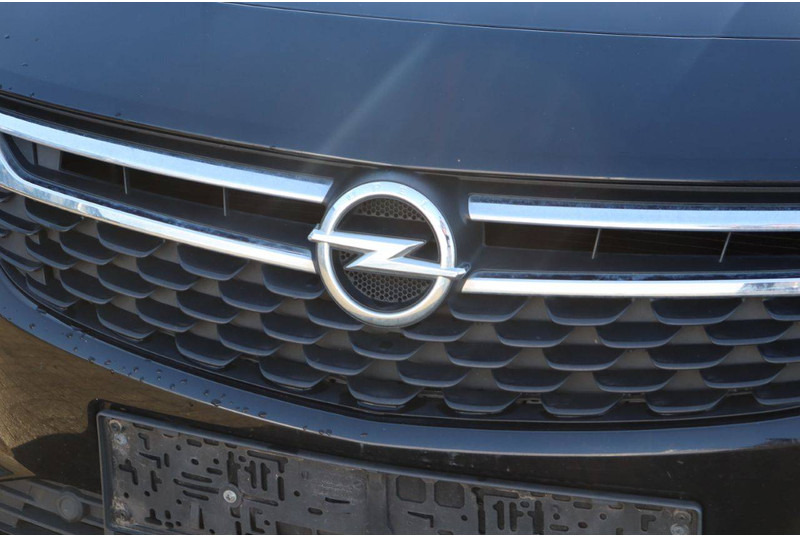 Sedan Opel Astra: picture 13