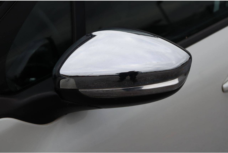 Sedan Peugeot 2008: picture 14 Sedan Peugeot 2008: picture 14