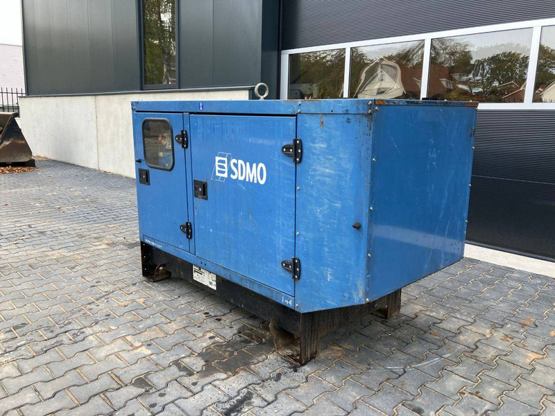 SDMO J44K - Generator set: picture 3 SDMO J44K - Generator set: picture 3