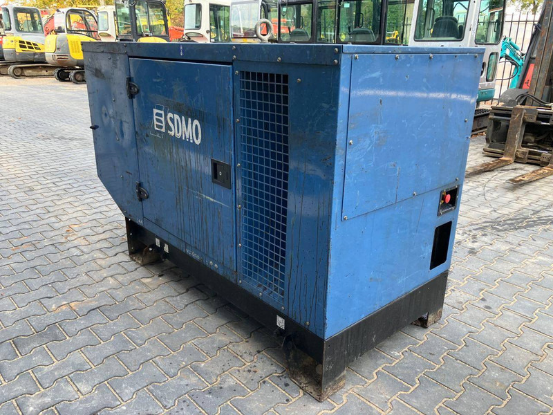 SDMO J44K - Generator set: picture 5 SDMO J44K - Generator set: picture 5
