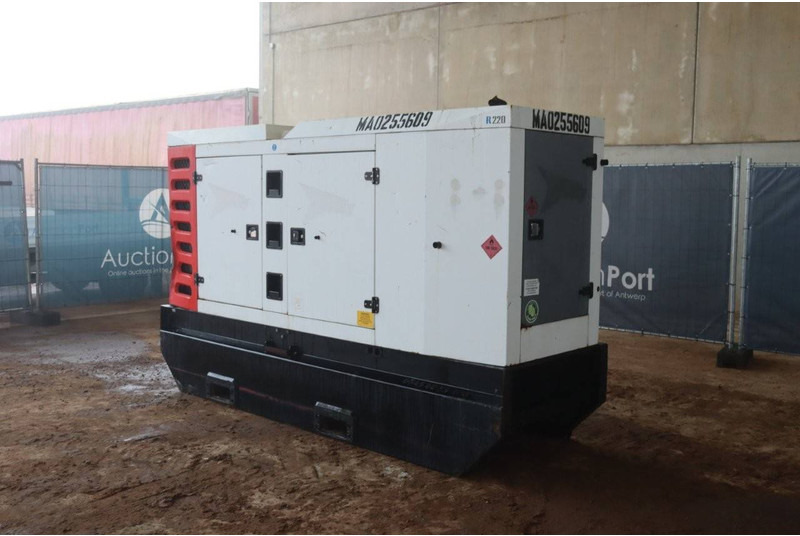 SDMO R220 - Generator set: picture 3 SDMO R220 - Generator set: picture 3