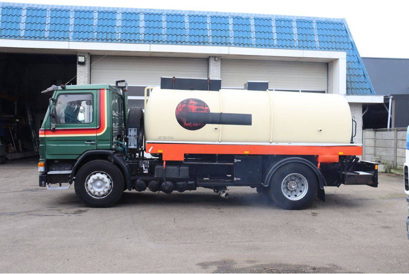 Scania P82 CG13 - Box truck: picture 2 Scania P82 CG13 - Box truck: picture 2