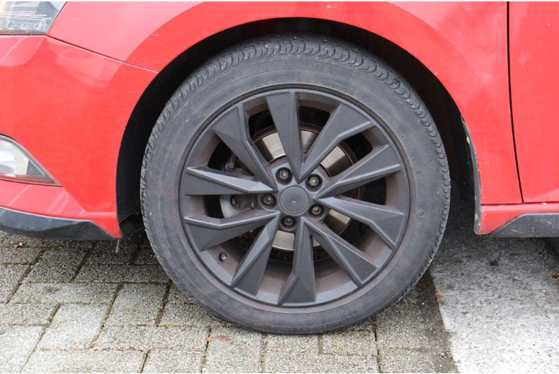 Sedan Škoda Fabia: picture 14