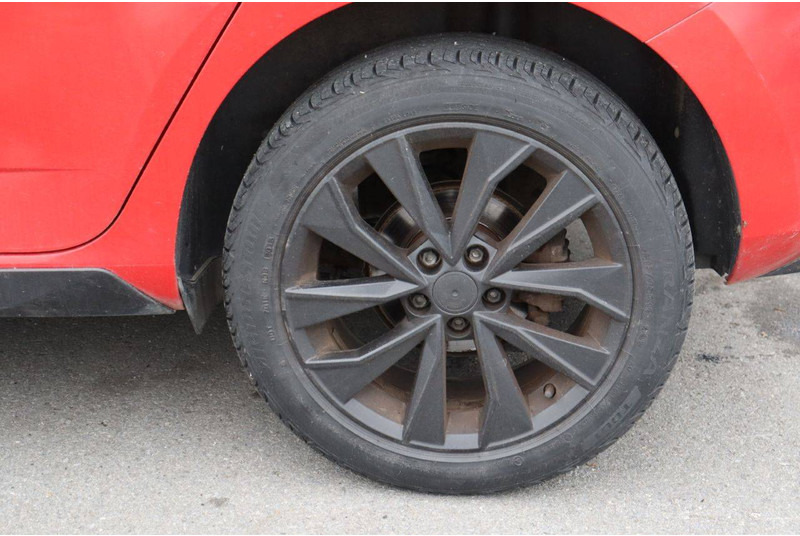 Sedan Škoda Fabia: picture 15