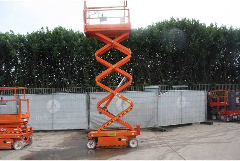 Scissor lift Skyjack SJ3219: picture 14