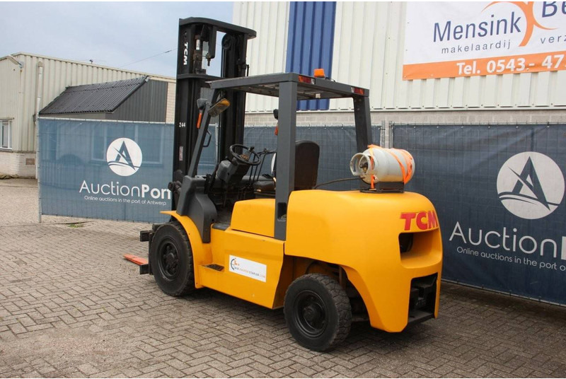 TCM FG45T9 - LPG forklift: picture 3 TCM FG45T9 - LPG forklift: picture 3