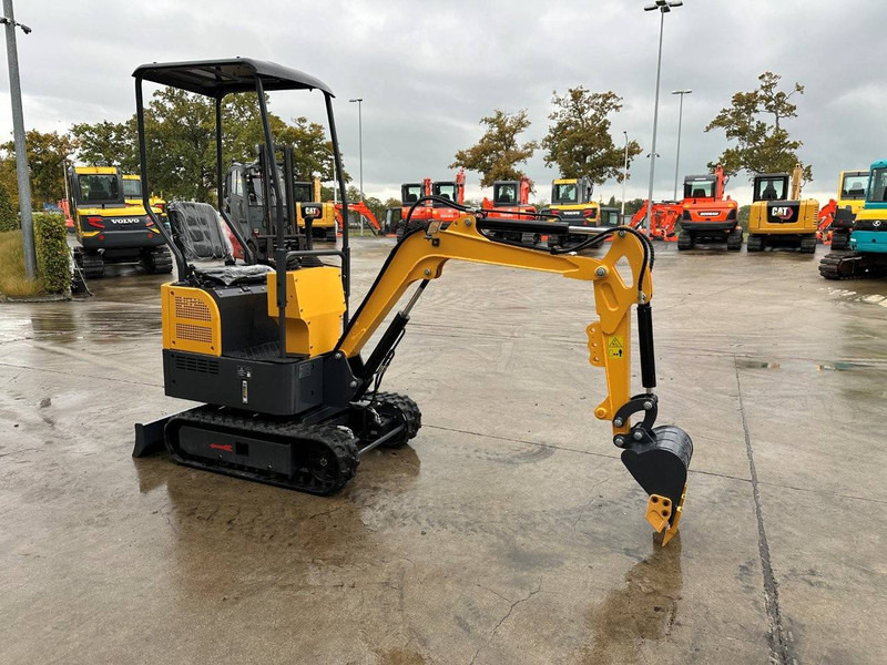 TP13 - Mini excavator: picture 3 TP13 - Mini excavator: picture 3