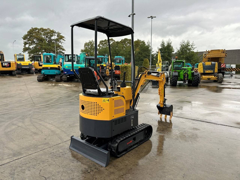 TP13 - Mini excavator: picture 5 TP13 - Mini excavator: picture 5