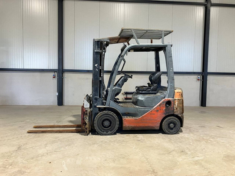 Toyota 02-8FDF18 - LPG forklift: picture 2 Toyota 02-8FDF18 - LPG forklift: picture 2