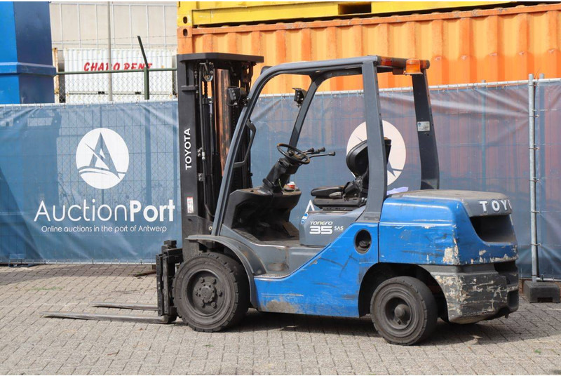 Toyota 02-8FDF30 - Diesel forklift: picture 4 Toyota 02-8FDF30 - Diesel forklift: picture 4