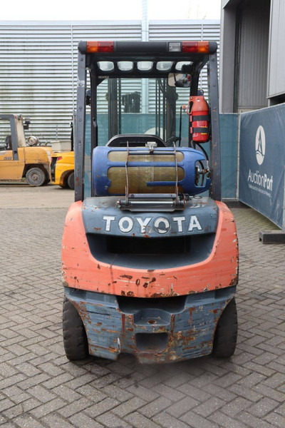 Toyota 02-8FGF25 - LPG forklift: picture 5 Toyota 02-8FGF25 - LPG forklift: picture 5