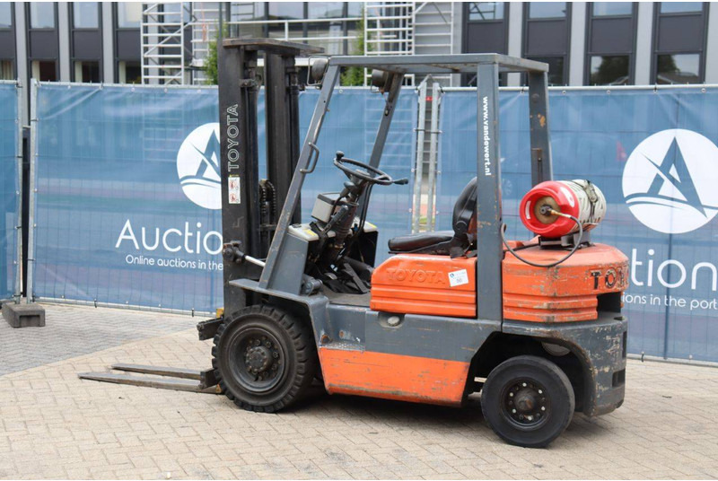 Toyota 42 5FG20 - LPG forklift: picture 3 Toyota 42 5FG20 - LPG forklift: picture 3
