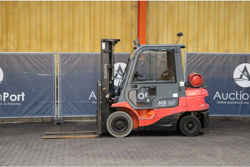 Toyota 42-7FGF25 - LPG forklift: picture 1 Toyota 42-7FGF25 - LPG forklift: picture 1