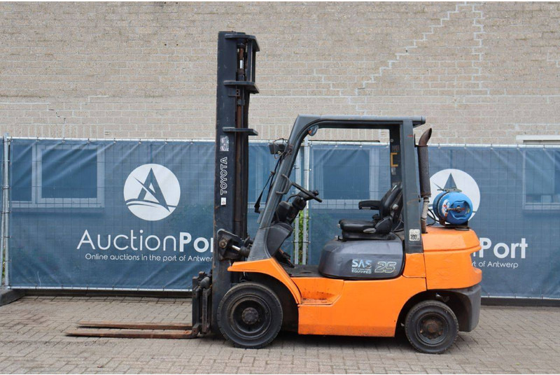 Toyota 42-7FGF25 - LPG forklift: picture 2 Toyota 42-7FGF25 - LPG forklift: picture 2
