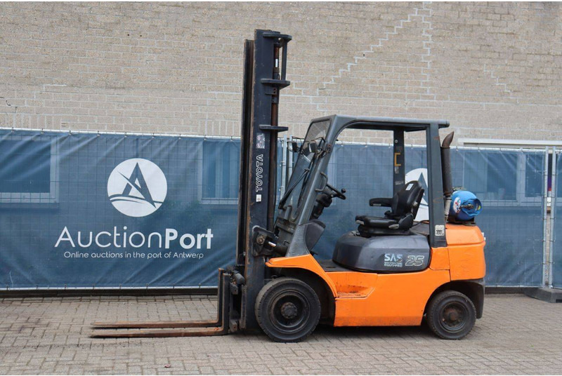 Toyota 42-7FGF25 - LPG forklift: picture 1 Toyota 42-7FGF25 - LPG forklift: picture 1