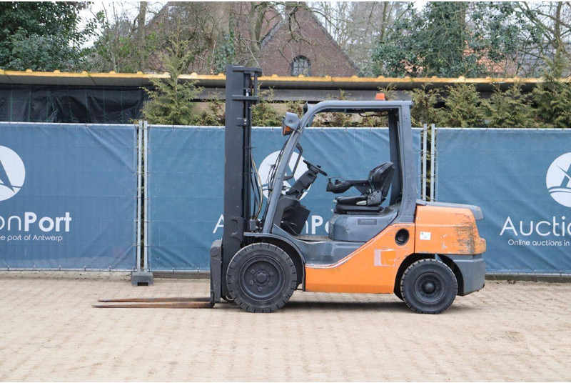 Toyota 52-8FDJF35 - Diesel forklift: picture 2 Toyota 52-8FDJF35 - Diesel forklift: picture 2