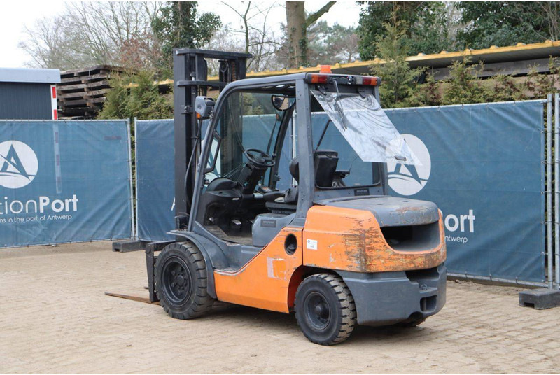 Toyota 52-8FDJF35 - Diesel forklift: picture 4 Toyota 52-8FDJF35 - Diesel forklift: picture 4