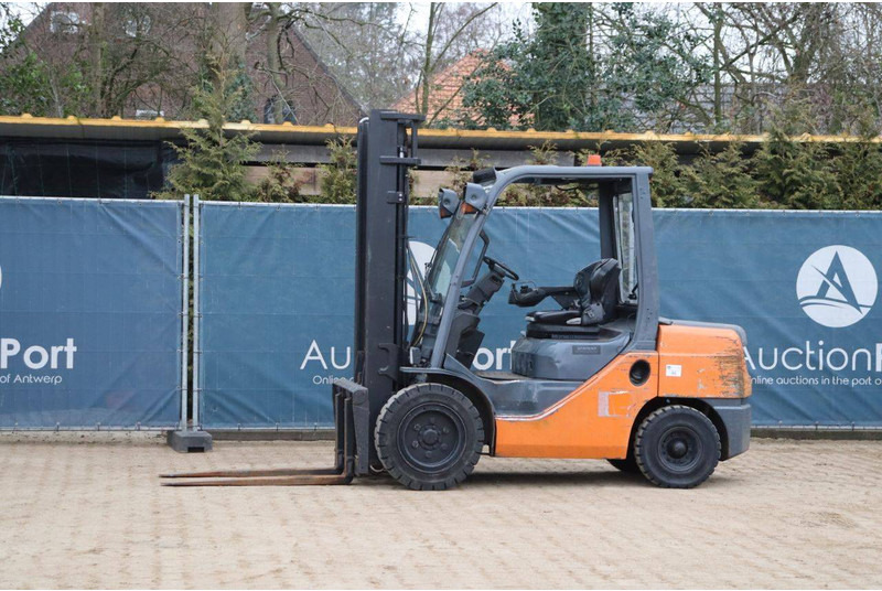 Toyota 52-8FDJF35 - Diesel forklift: picture 1 Toyota 52-8FDJF35 - Diesel forklift: picture 1