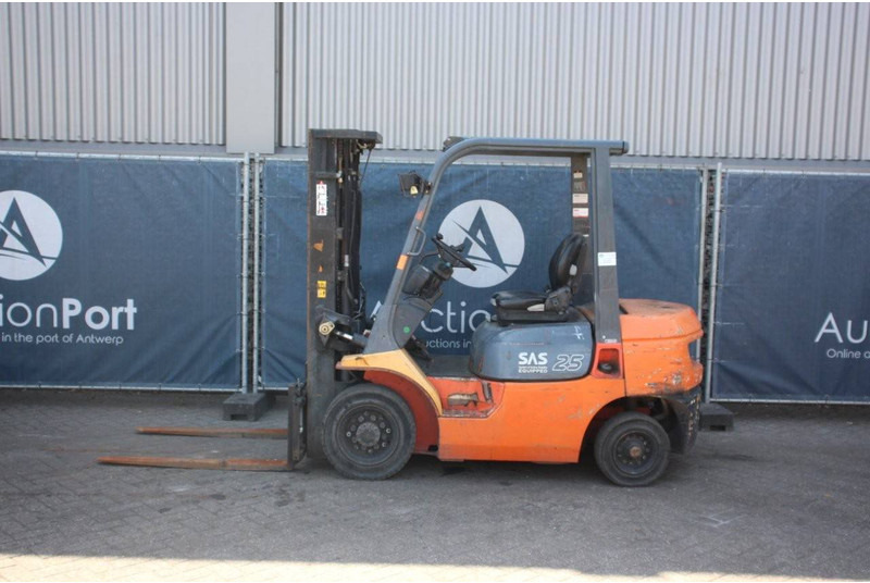 Toyota 62-7FDF25 - Diesel forklift: picture 2 Toyota 62-7FDF25 - Diesel forklift: picture 2