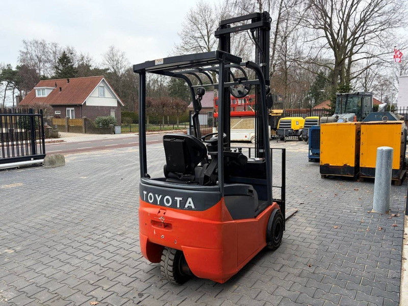 Toyota 7FBEST13 - Electric forklift: picture 5 Toyota 7FBEST13 - Electric forklift: picture 5