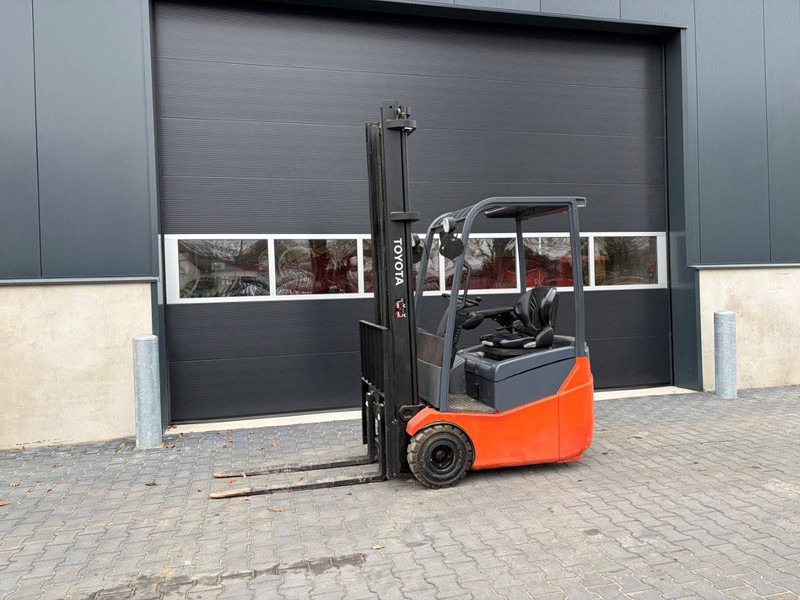 Toyota 7FBEST13 - Electric forklift: picture 1 Toyota 7FBEST13 - Electric forklift: picture 1
