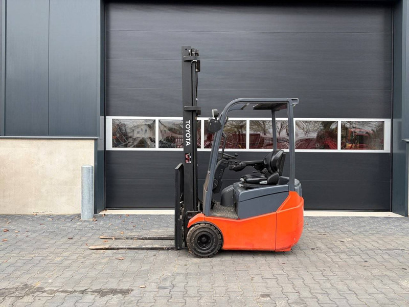 Toyota 7FBEST13 - Electric forklift: picture 2 Toyota 7FBEST13 - Electric forklift: picture 2