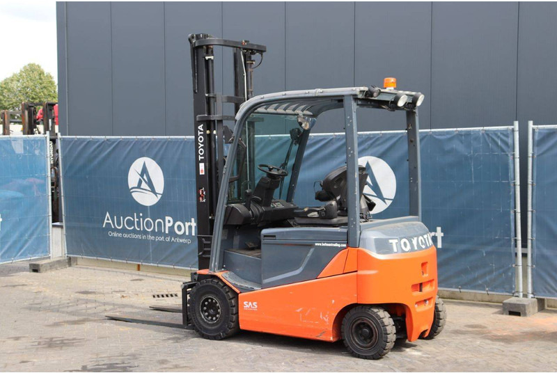 Toyota 8FBMKT25 - Electric forklift: picture 3 Toyota 8FBMKT25 - Electric forklift: picture 3