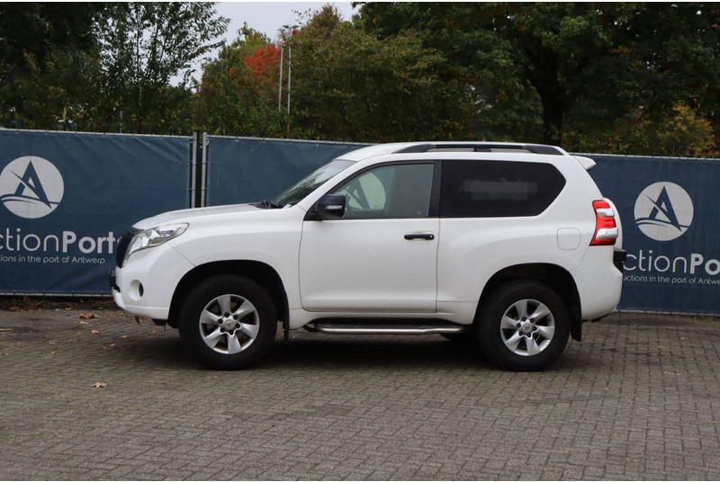 Toyota Land Cruiser - Sedan: picture 1 Toyota Land Cruiser - Sedan: picture 1