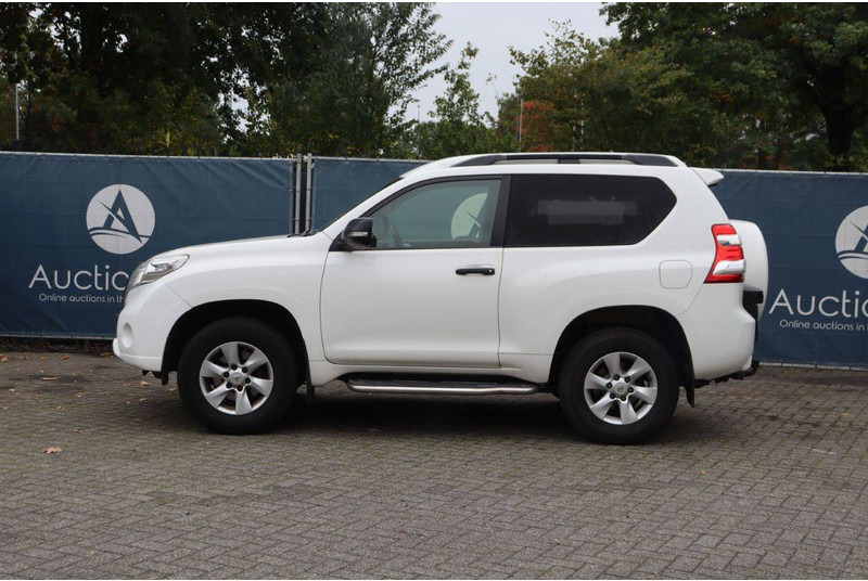 Toyota Land Cruiser - Sedan: picture 2 Toyota Land Cruiser - Sedan: picture 2