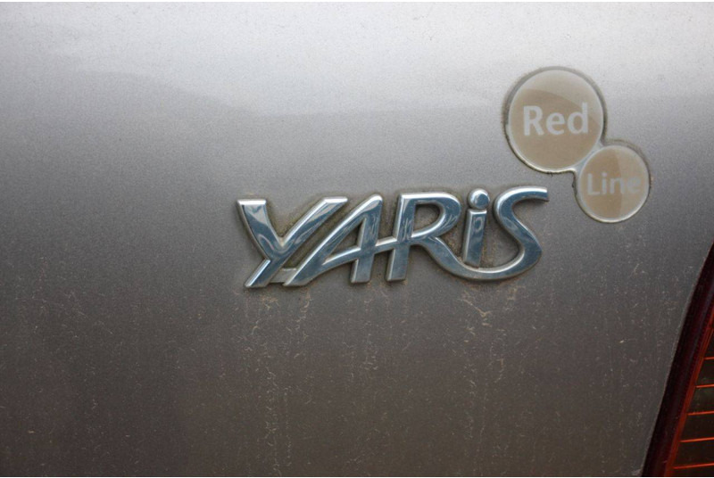 Sedan Toyota Yaris: picture 13