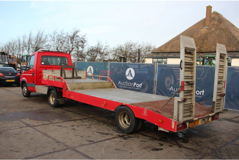 VELDHUIZEN P31-2D - Low loader semi-trailer: picture 3 VELDHUIZEN P31-2D - Low loader semi-trailer: picture 3