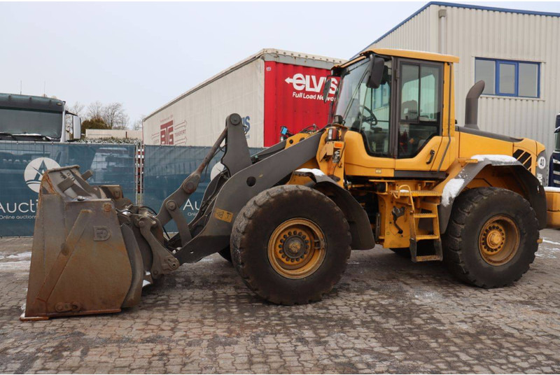 Volvo L90F - Wheel loader: picture 1 Volvo L90F - Wheel loader: picture 1