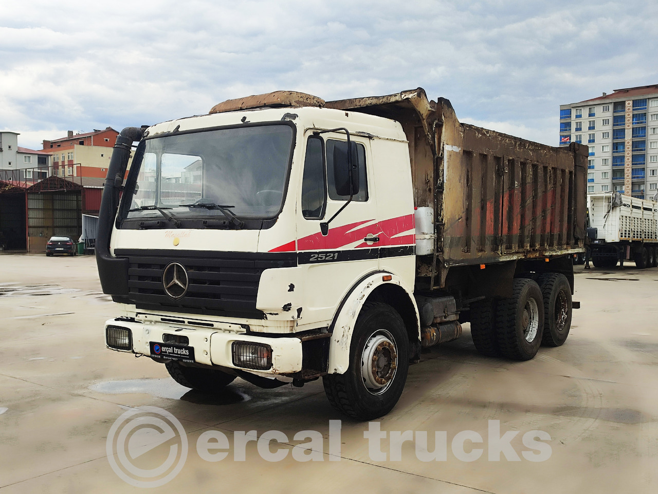 Mercedes-Benz 2001 2521 KL 6X2 18M3 Tipper Sleeper Cab 198.000Km - Tipper: picture 1 Mercedes-Benz 2001 2521 KL 6X2 18M3 Tipper Sleeper Cab 198.000Km - Tipper: picture 1