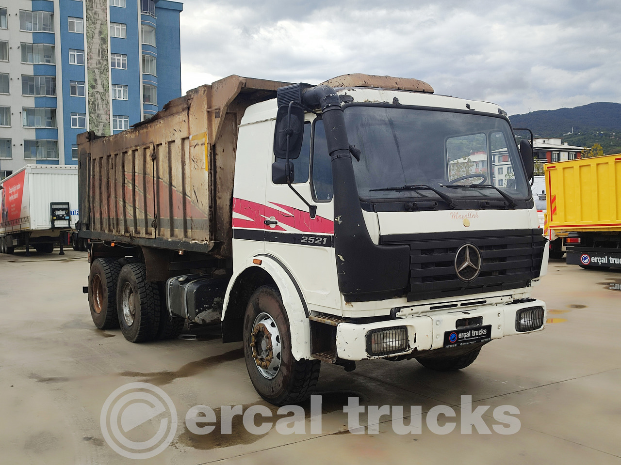 Mercedes-Benz 2001 2521 KL 6X2 18M3 Tipper Sleeper Cab 198.000Km - Tipper: picture 3 Mercedes-Benz 2001 2521 KL 6X2 18M3 Tipper Sleeper Cab 198.000Km - Tipper: picture 3