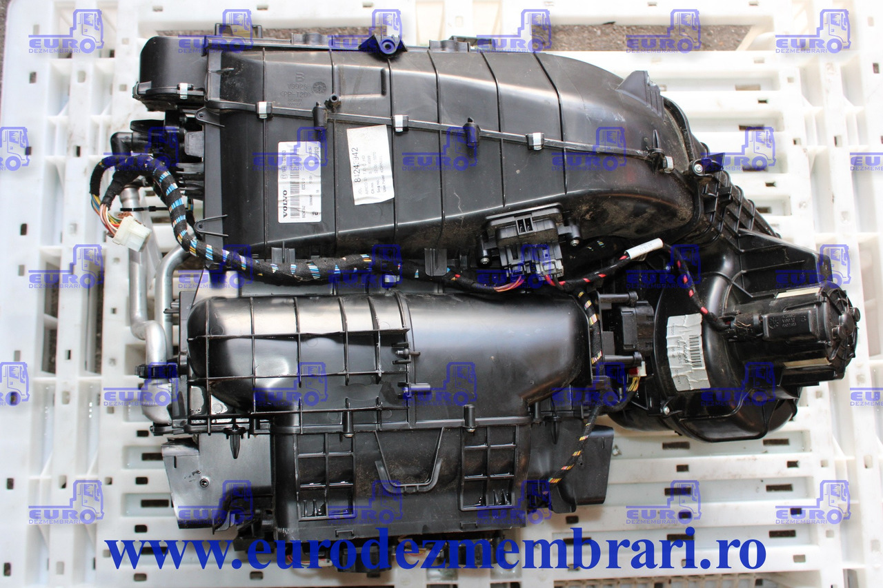 CARCASA SISTEM CLIMATIZARE VOLVO FH4 84243942 - A/C part for Truck: picture 1 CARCASA SISTEM CLIMATIZARE VOLVO FH4 84243942 - A/C part for Truck: picture 1