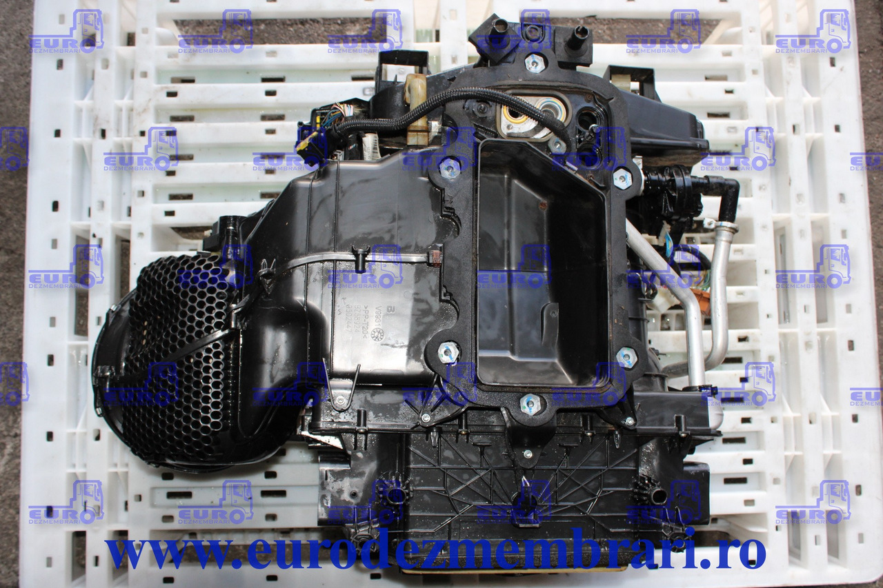 CARCASA SISTEM CLIMATIZARE VOLVO FH4 84243942 - A/C part for Truck: picture 2 CARCASA SISTEM CLIMATIZARE VOLVO FH4 84243942 - A/C part for Truck: picture 2