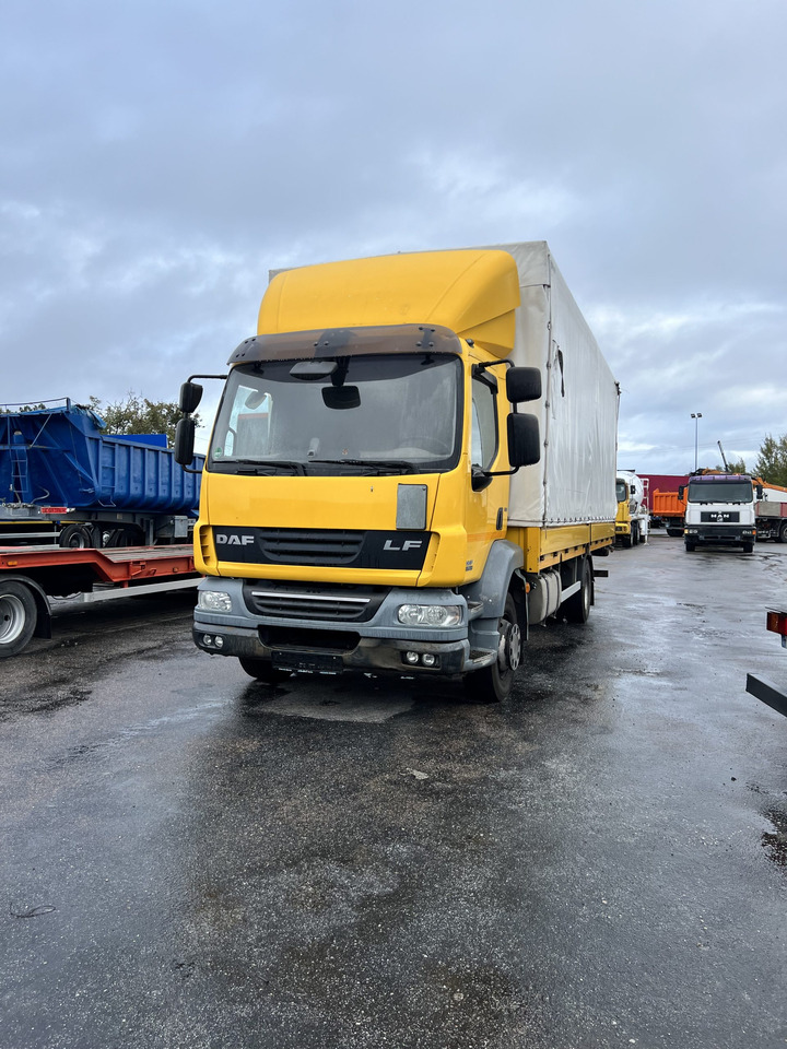 CAMION TAULINER DAF 55.250 - Curtain side truck: picture 1 CAMION TAULINER DAF 55.250 - Curtain side truck: picture 1