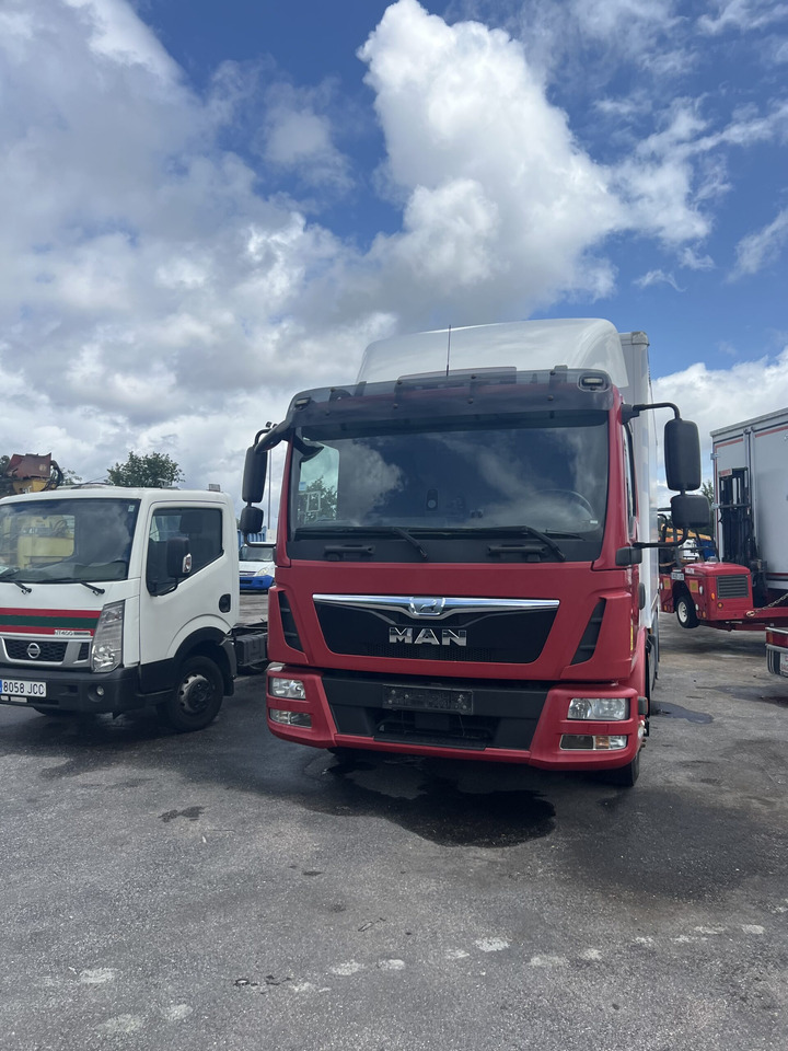 MAN TGL10.18 CAJA CERRADA O CHASIS - Box truck: picture 1 MAN TGL10.18 CAJA CERRADA O CHASIS - Box truck: picture 1