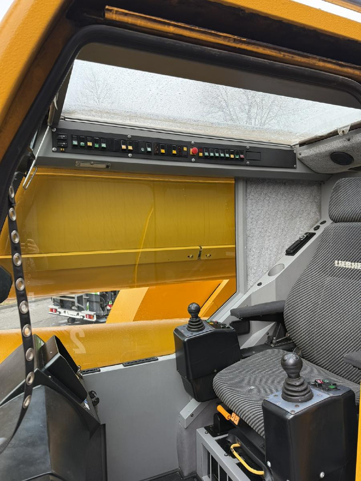 Mobile crane Liebherr LTM 1055-3.1 (06 - 055 996) | 6 x 6: picture 22