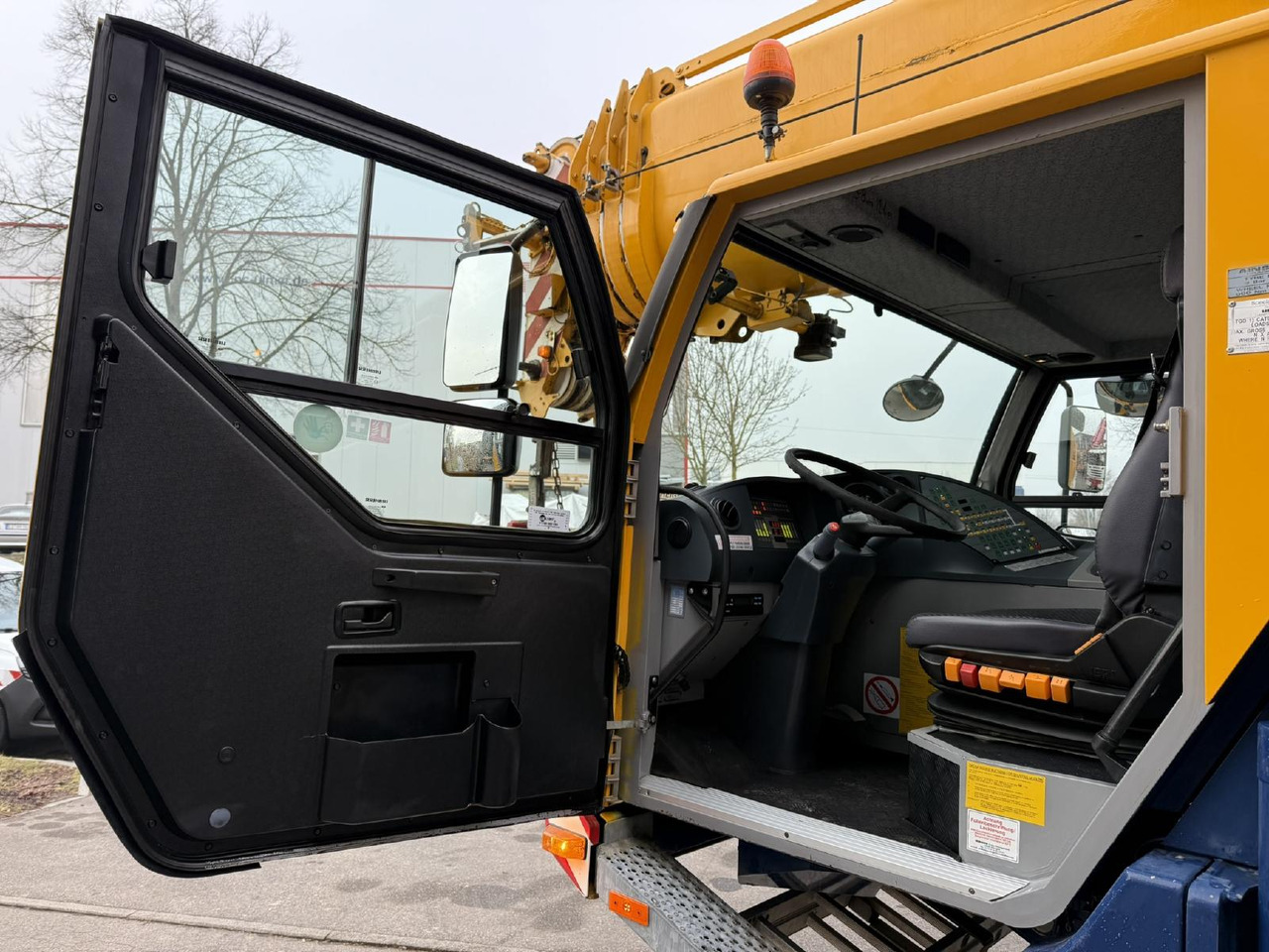 Mobile crane Liebherr LTM 1055-3.1 (06 - 055 996) | 6 x 6: picture 13